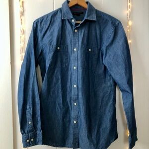 Men's Banana Republic Classic Denim Shirt size Medium
